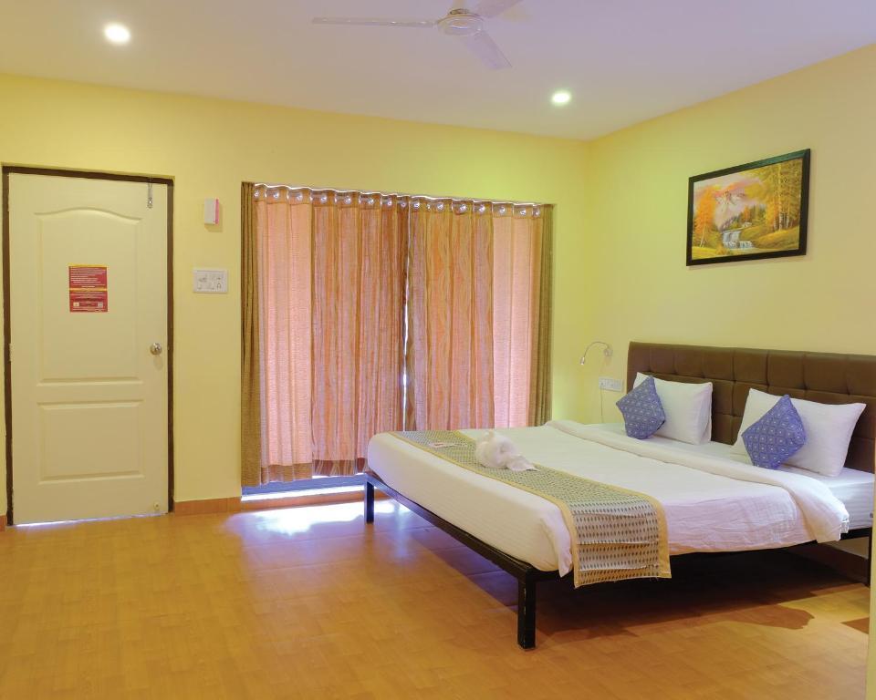 The Byke Royal Pearl Hotel Anjuna Buitenkant foto